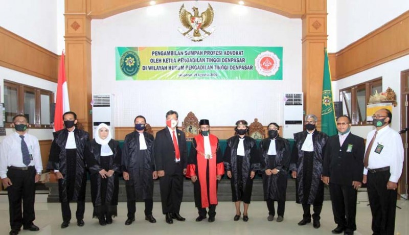 www.nusabali.com-ikadin-bali-ambil-sumpah-advokat-baru
