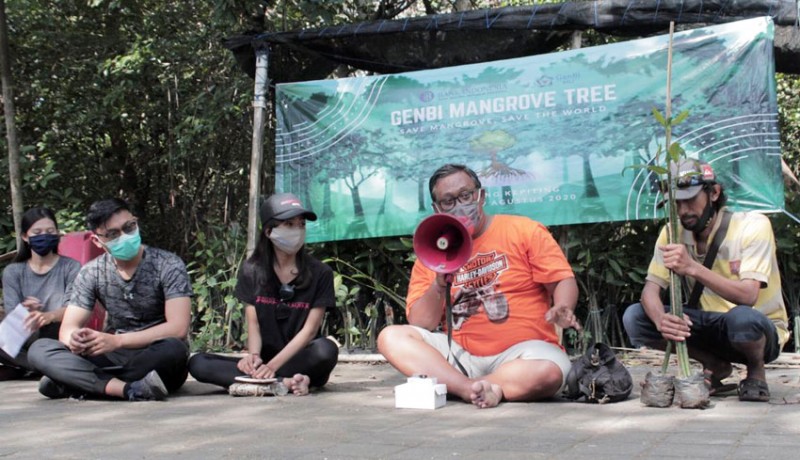 www.nusabali.com-kolaborasi-genbi-komisariat-udayana-dan-bem-fh-udayana-tanam-mangrove-di-kampoeng-kepiting