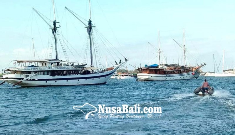 www.nusabali.com-seratusan-kapal-di-serangan-nganggur
