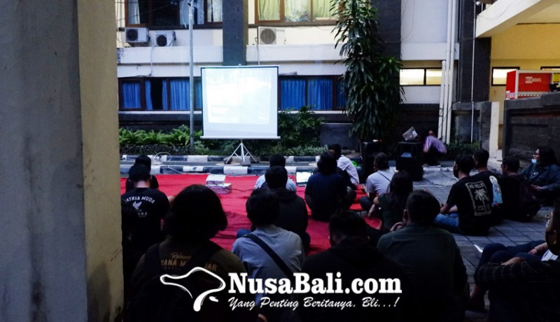 www.nusabali.com-jelang-aksi-damai-aliansi-bali-tidak-diam-adakan-screening-film-dan-diskusi-bersama