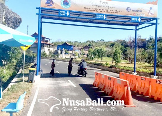 Nusabali.com - oktober-pengunjung-pantai-pandawa-tembus-30000-orang