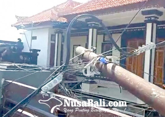 Nusabali.com - tiang-beton-timpa-penyangga-rumah-warga