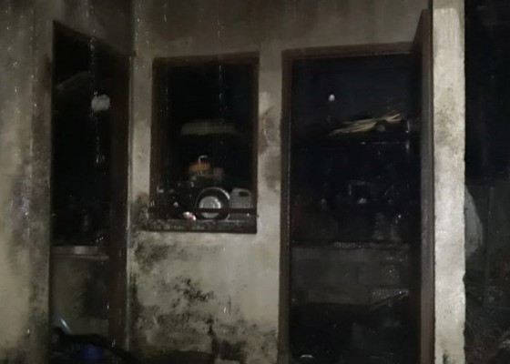 Nusabali.com - usai-masak-lupa-padamkan-api-dapur-terbakar