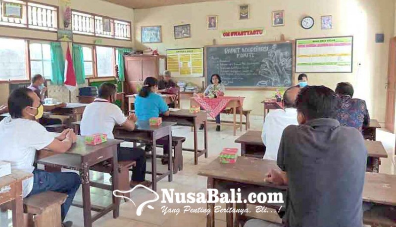 www.nusabali.com-perbekel-desa-pertima-sosialisasikan-pembelajaran-tatap-muka