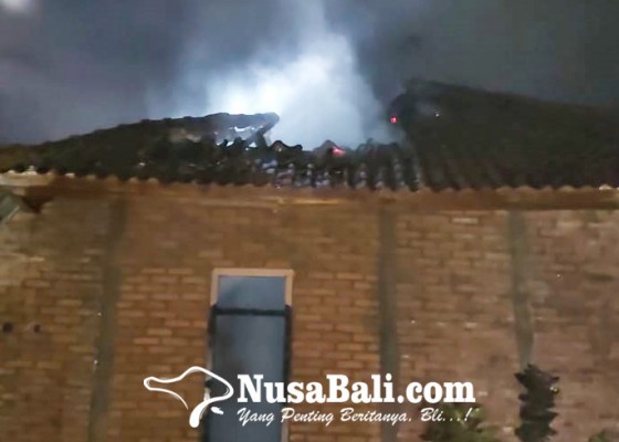 Nusabali.com - ditinggal-sembahyang-rumah-terbakar
