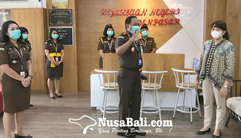 www.nusabali.com-tim-kemenpan-gerudug-kejari-denpasar
