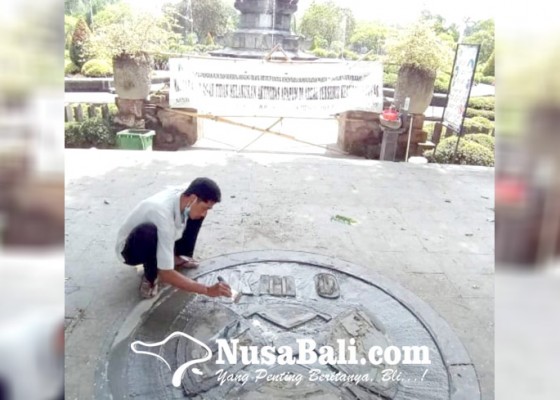 Nusabali.com - rusak-titik-nol-kilometer-denpasar-diperbaiki