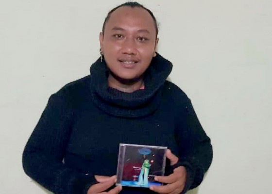 Nusabali.com - satrio-welang-luncurkan-album-musikalisasi-puisi-danumaya