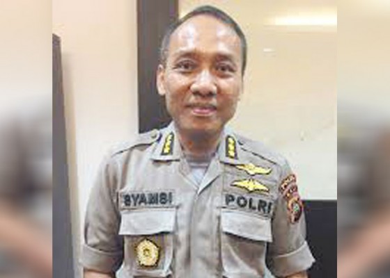 Nusabali.com - resmi-tersangka-oknum-polisi-pemeras-ditahan