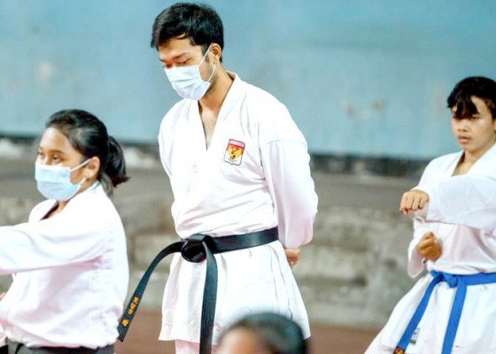 Nusabali.com - karate-siap-latihan-nonstop