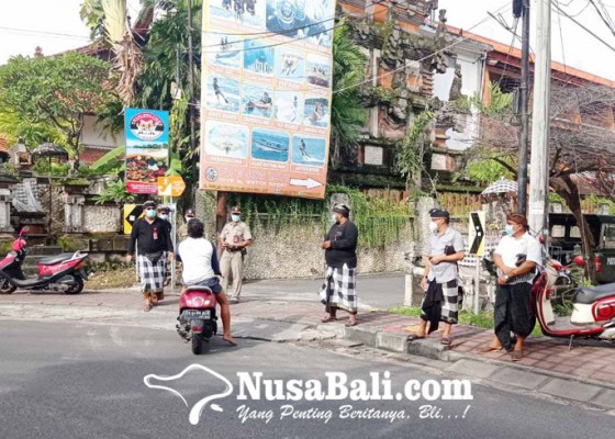 Nusabali.com - petugas-gabungan-tutup-akses-ke-pantai-segara-samuh