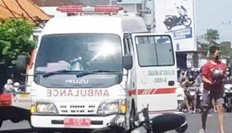 www.nusabali.com-hendak-ke-sanglah-ambulans-tabrak-pelajar