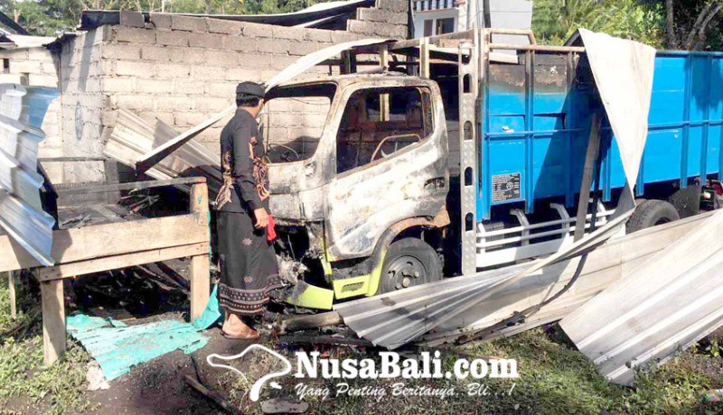 www.nusabali.com-diduga-korsleting-truk-dan-rumah-terbakar