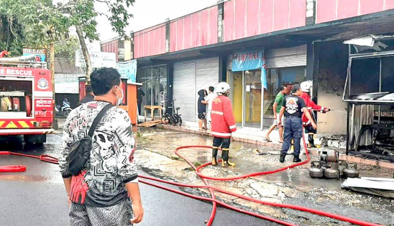 www.nusabali.com-gas-bocor-warung-makan-terbakar