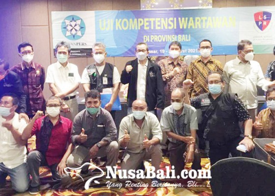 Nusabali.com - 54-wartawan-peserta-ukw-dinyatakan-lulus