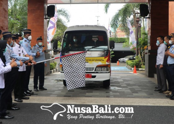 Nusabali.com - imigrasi-luncurkan-mobil-layanan-paspor-keliling
