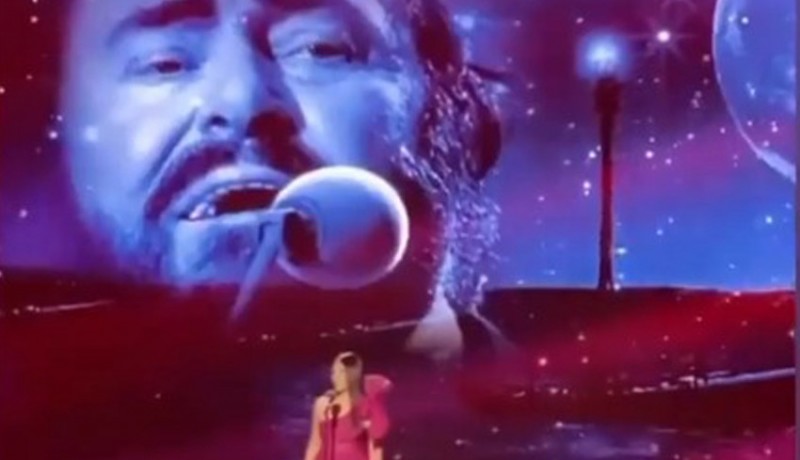 www.nusabali.com-anggun-terima-penghargaan-musik-rusia-berkat-duet-bersama-pavarotti