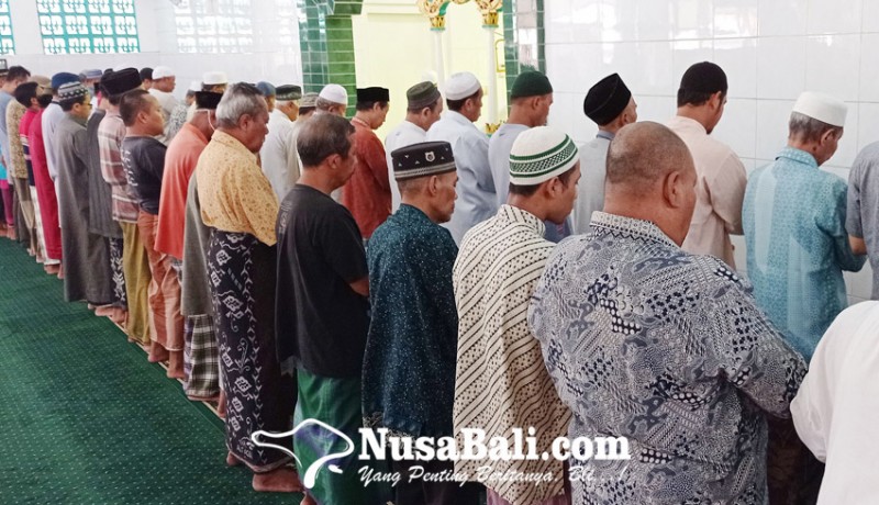 www.nusabali.com-satgas-covid-19-izinkan-shalat-tarawih-di-masjid-namun-wajib-taat-prokes