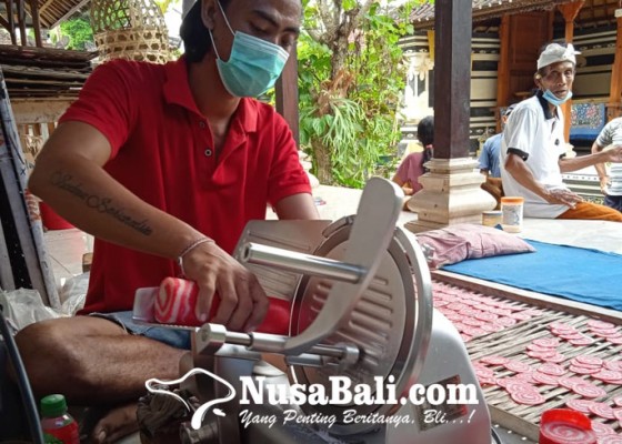 Nusabali.com - tiap-kk-gunakan-kelapa-hasil-kebun-sendiri