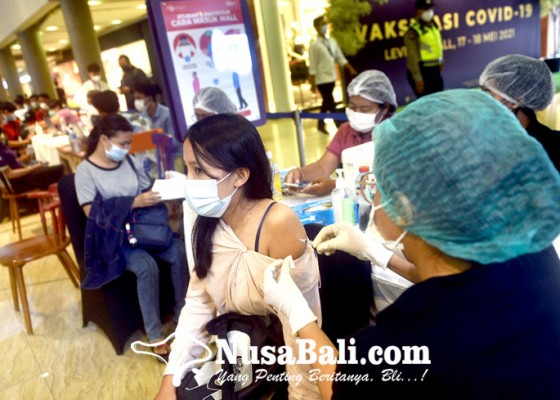 Nusabali.com - vaksinasi-covid-19-untuk-pekerja-mall