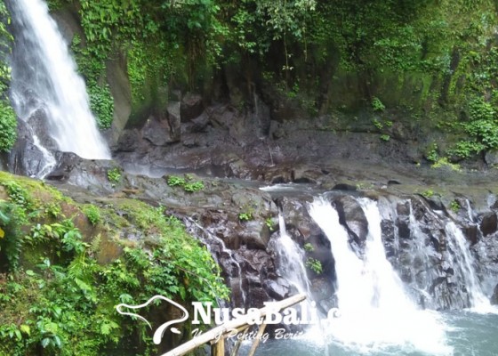 Nusabali.com - atmosfer-sakral-air-terjun-taman-sari-jadi-daya-tarik-wisata-religi
