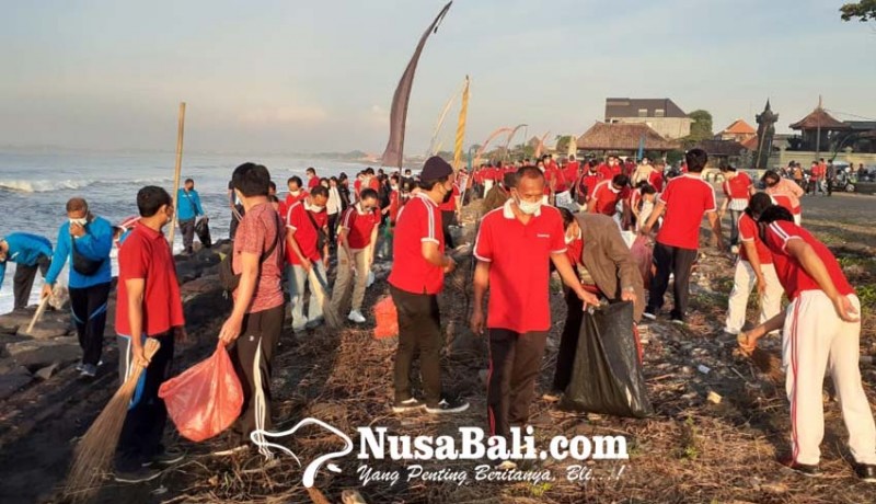 www.nusabali.com-bersihkan-pantai-dan-tanam-1000-pohon