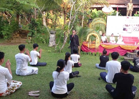 Nusabali.com - ashram-gandhi-gelar-pelatihan-guru-yoga