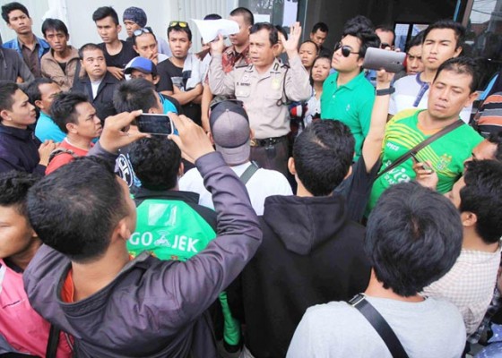Nusabali.com - ratusan-driver-go-jek-protes
