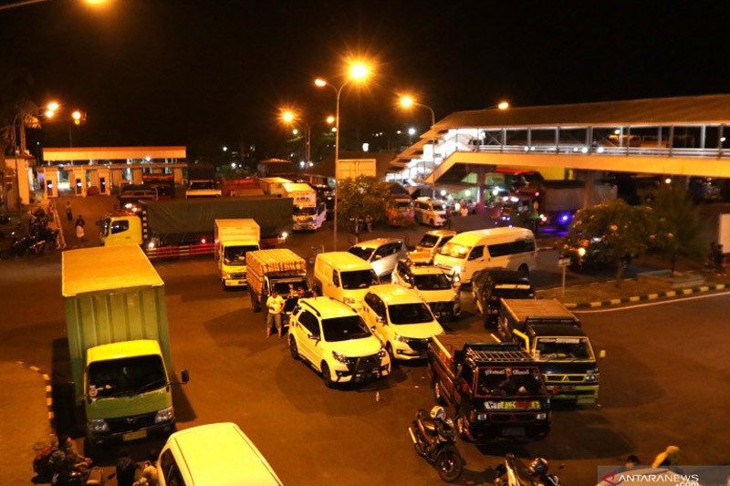 www.nusabali.com-pelabuhan-gilimanuk-dan-ketapang-berlakukan-larangan-menyeberang-malam-bagi-pejalan-kaki-dan-kendaraan-penumpang