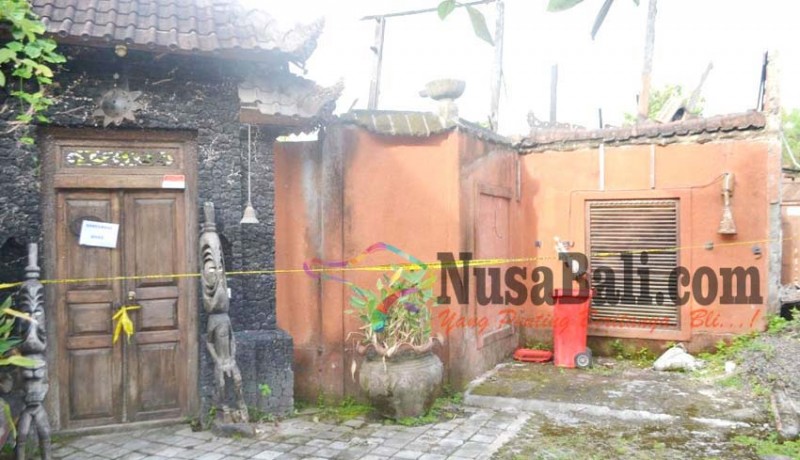 www.nusabali.com-malam-tahun-baru-vila-dan-gudang-ludes-terbakar