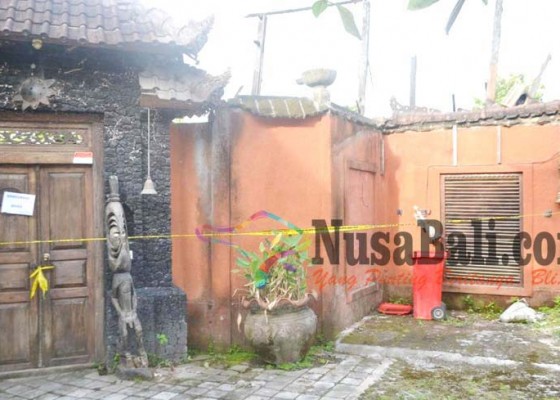 Nusabali.com - malam-tahun-baru-vila-dan-gudang-ludes-terbakar