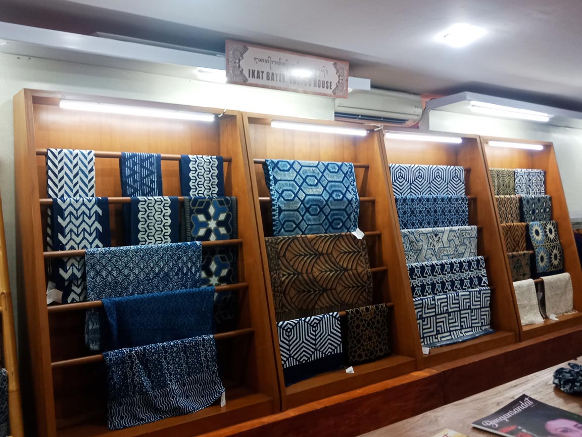 Koleksi Produk Ikat Batik Indigo House - Senggol Bali