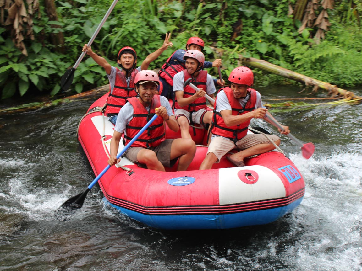 Promo Wisata Arung Jeram Bali Rafting Telaga Waja Karangasem - Senggol Bali