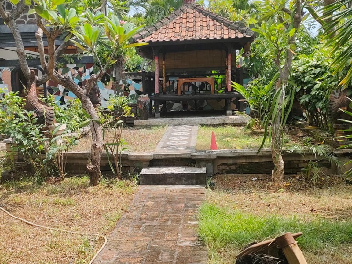 Jual Murah Hotel Pinggir Jalan Dan Laut Strategis Di Lovina BUC - Senggol Bali