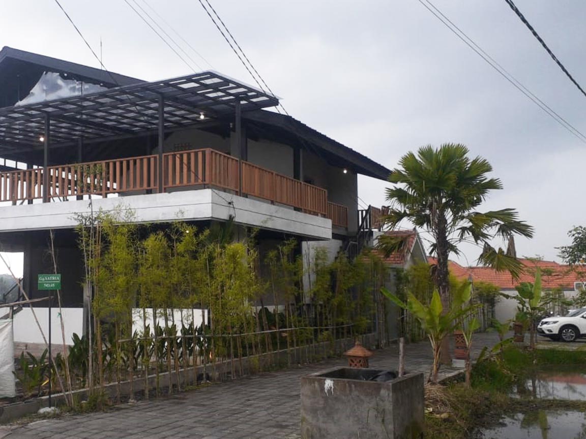 Disewakan Murah Restaurant  Premium View Sawah Pantai Seseh  - Senggol Bali