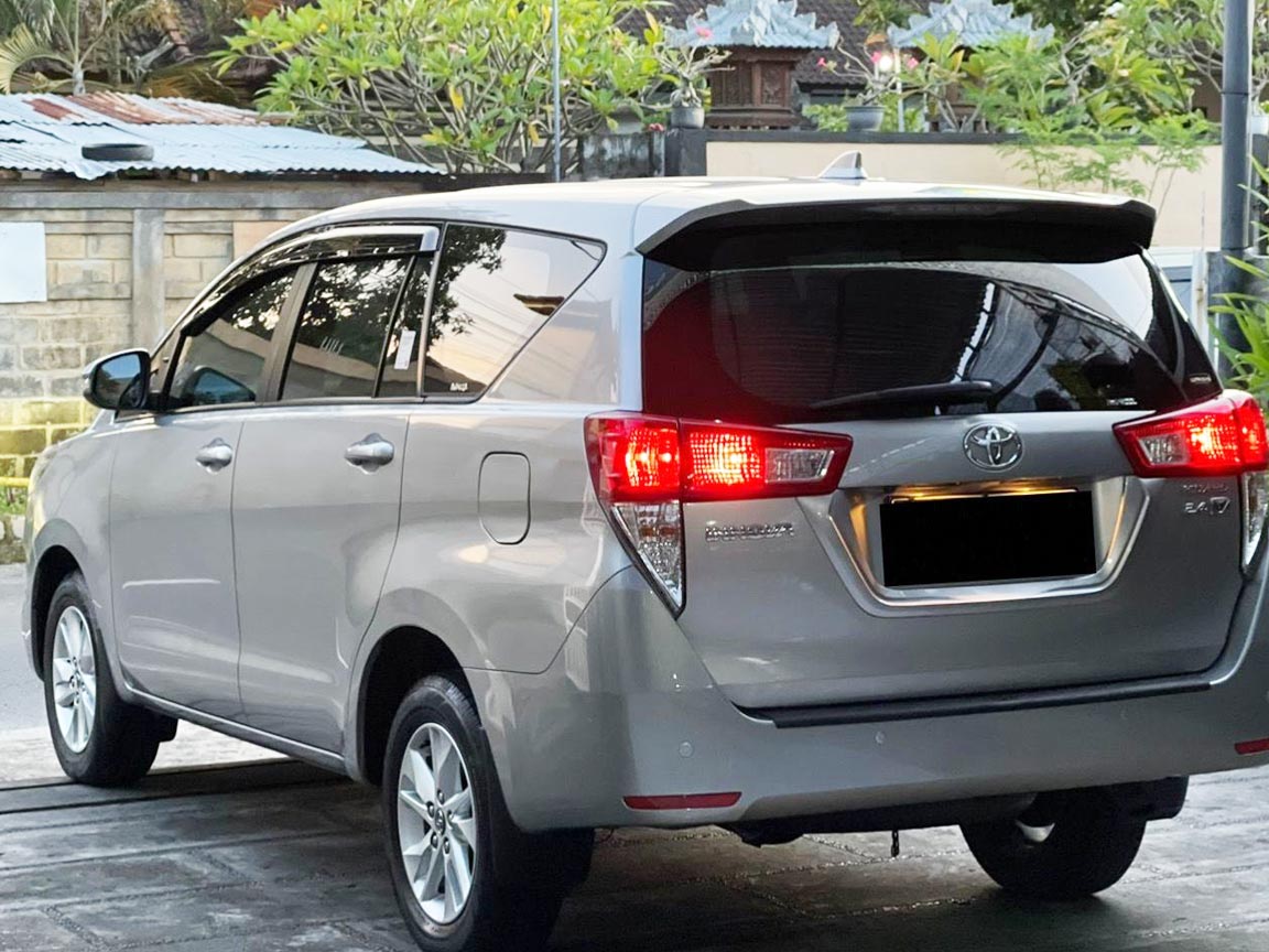 Dijual Mobil Toyota Innova Reborn V Diesel 2.4 2017 AT Bali Gagah - Senggol Bali