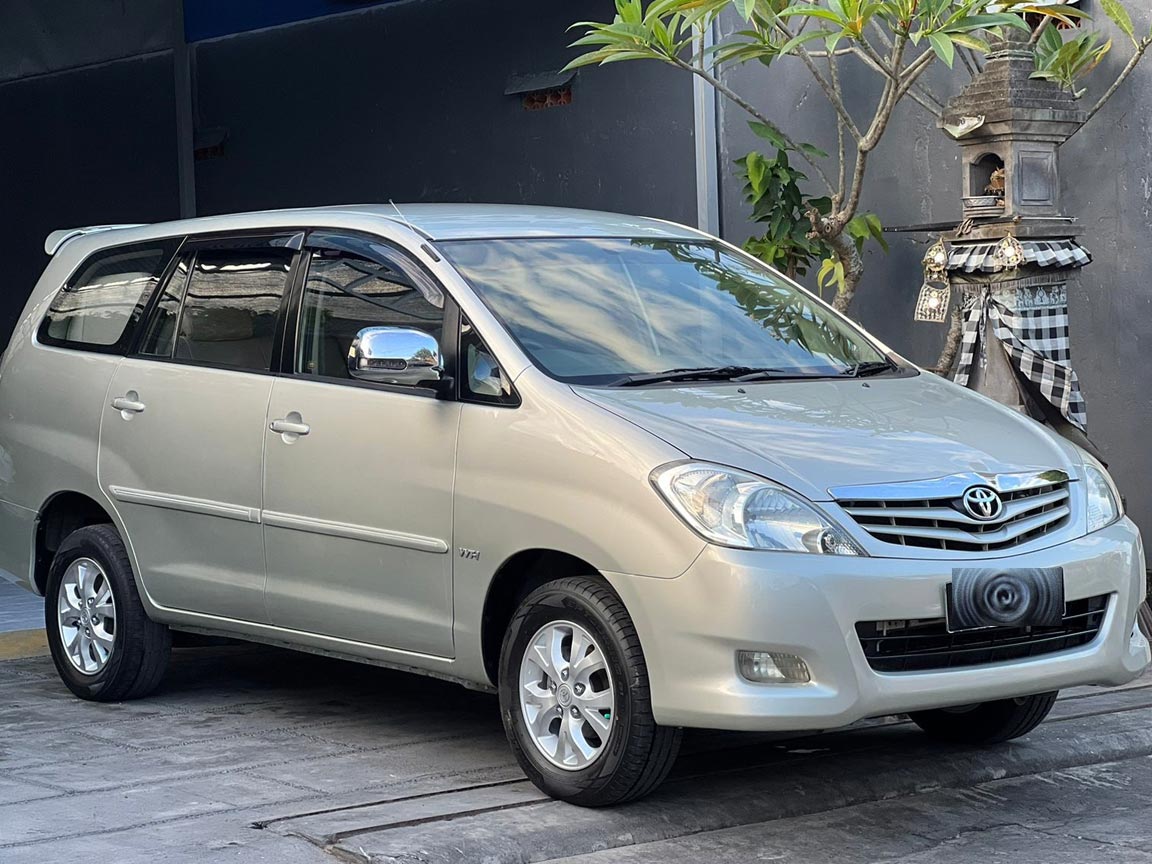 Mobil Toyota Innova G 2.0 MT 2011 Asli Bali Dijual Harga Spesial - Senggol Bali