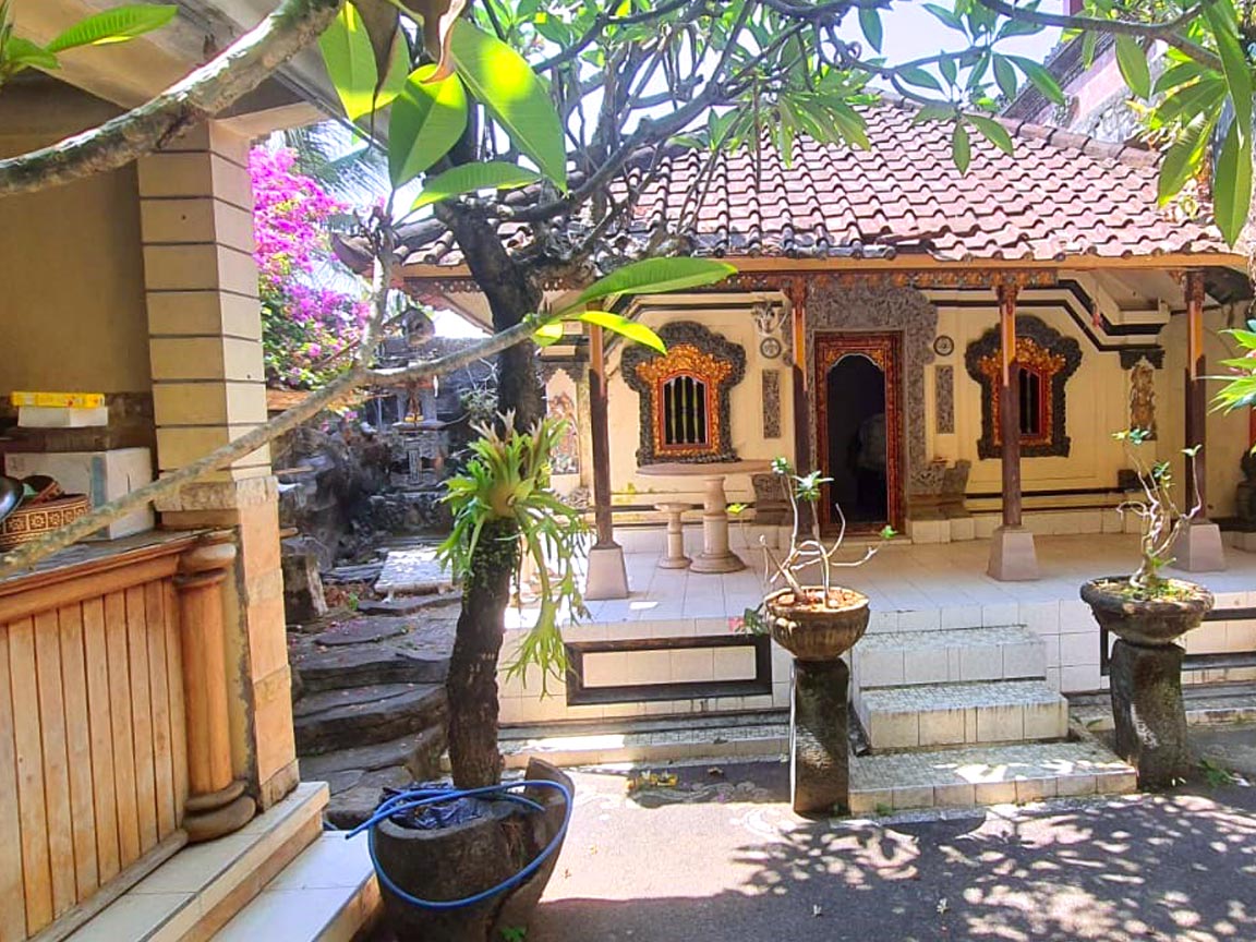 Dijual Rumah Bali Batubulan Cantik Bertingkat Siap Pakai Butuh Uang - Senggol Bali