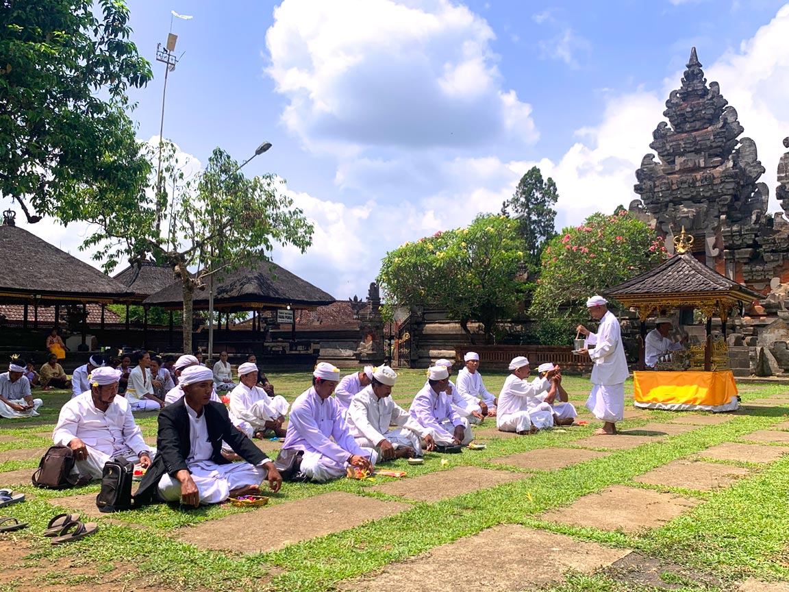 Harga Paket Tirta Yatra Lumajang Pura Mandhara Giri Semeru Agung 3 Hari Mekemit - Senggol Bali